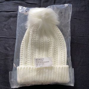 NWT NY & C Winter White Hat